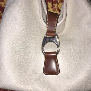 Dooney and bourke hobo